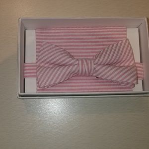 Pink Seersucker Bow tie and pocket slik